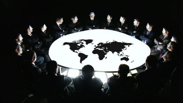 Família se preparando para emergências